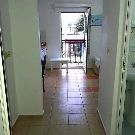 Almina Ξενοδοχείο με διαμερίσματα 3*